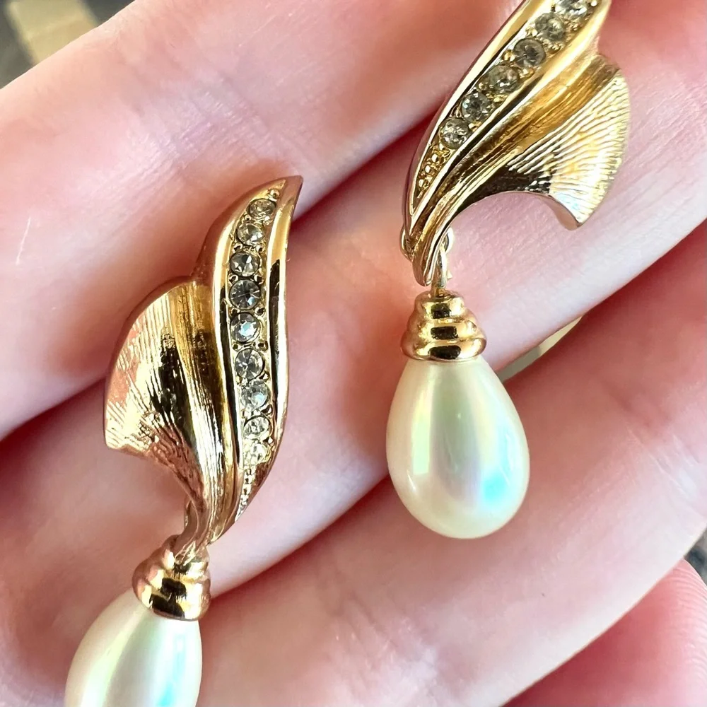 Christian Dior Stud Earrings Gold Plated With Pearl - Picture 2 of 3